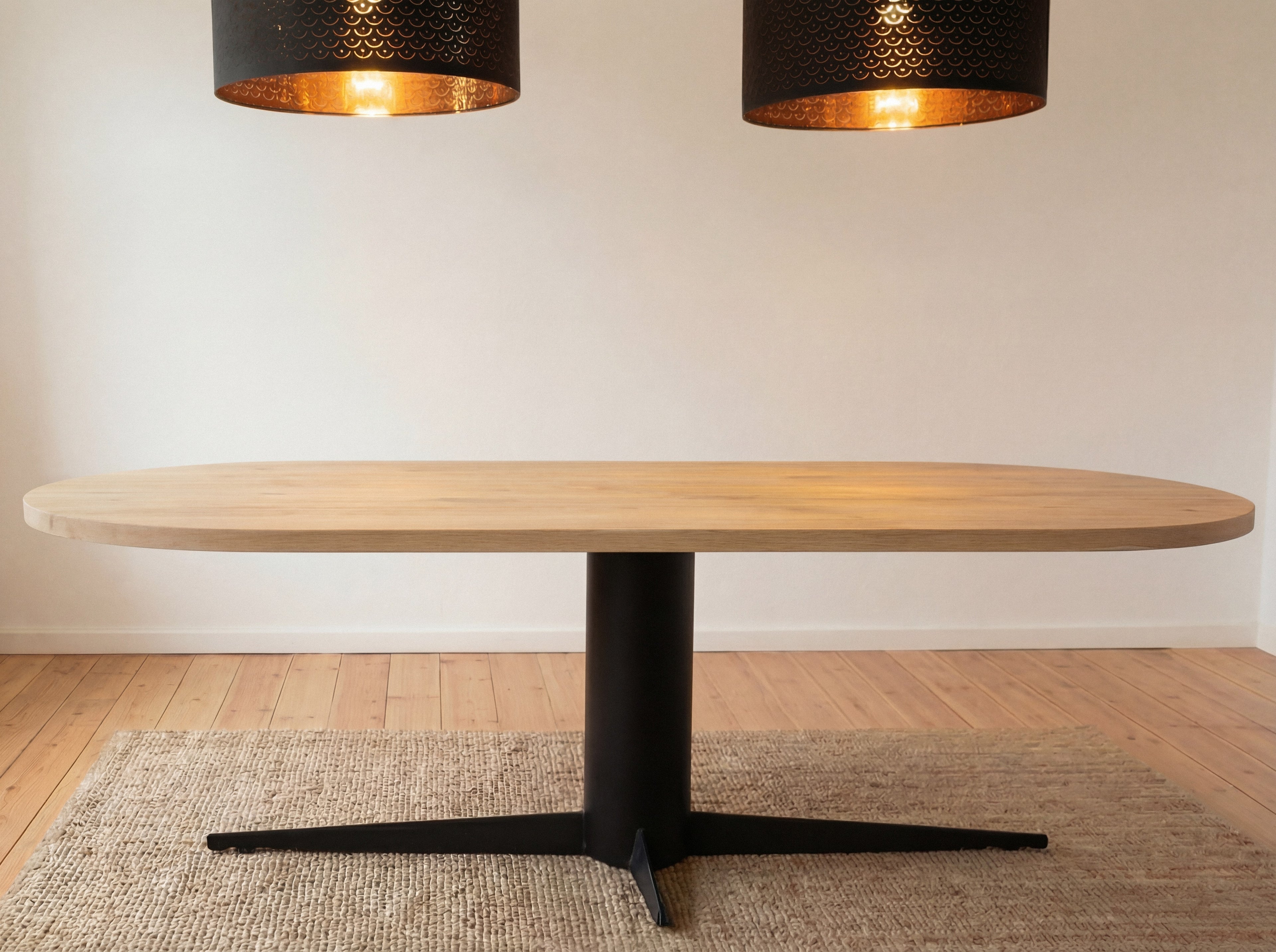 Plat ovale eiken eettafel Olle