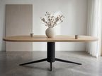 Plat ovale eiken eettafel Sverre