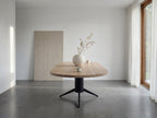 Plat ovale eiken eettafel Sverre