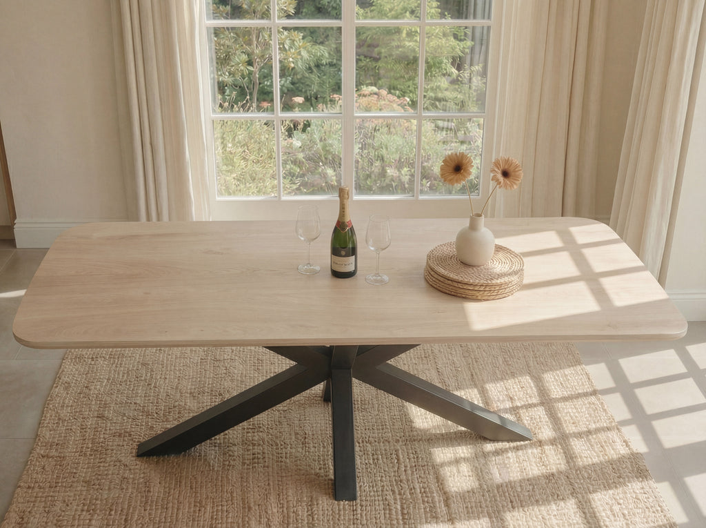 Rechte eiken eettafel Linnea ronde hoek