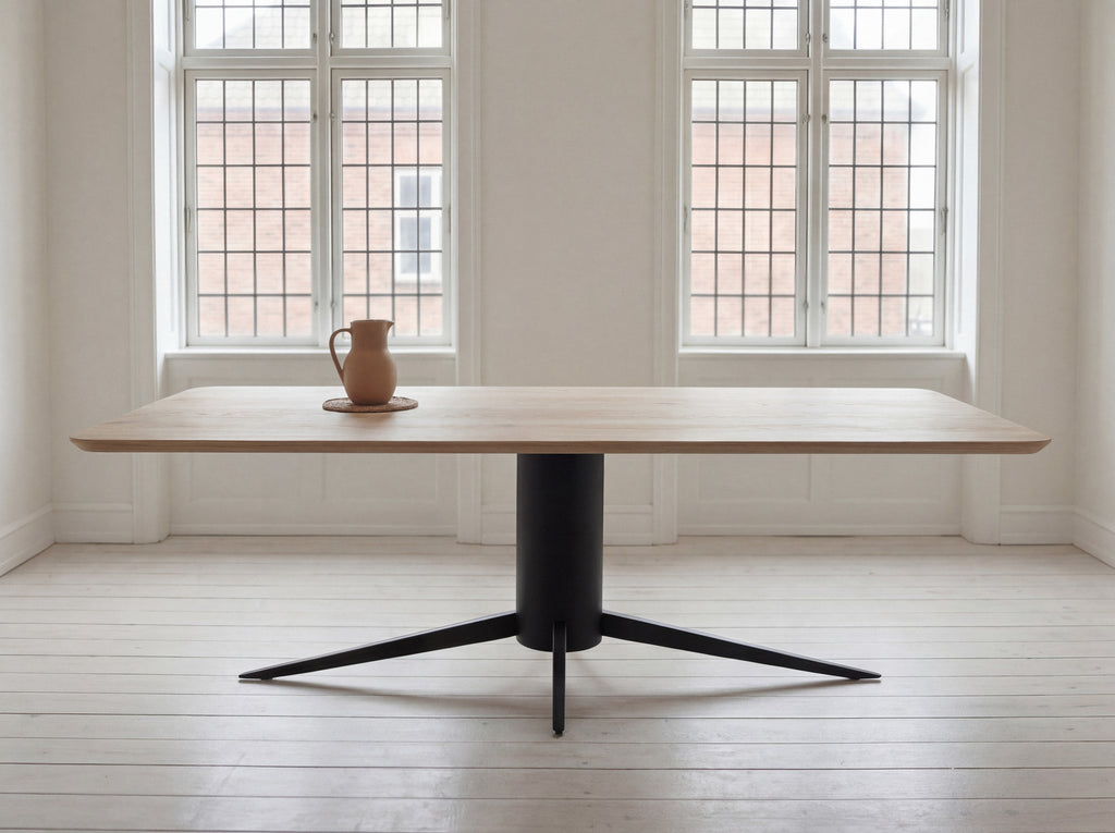 Rechte eiken eettafel Elsa ronde hoek