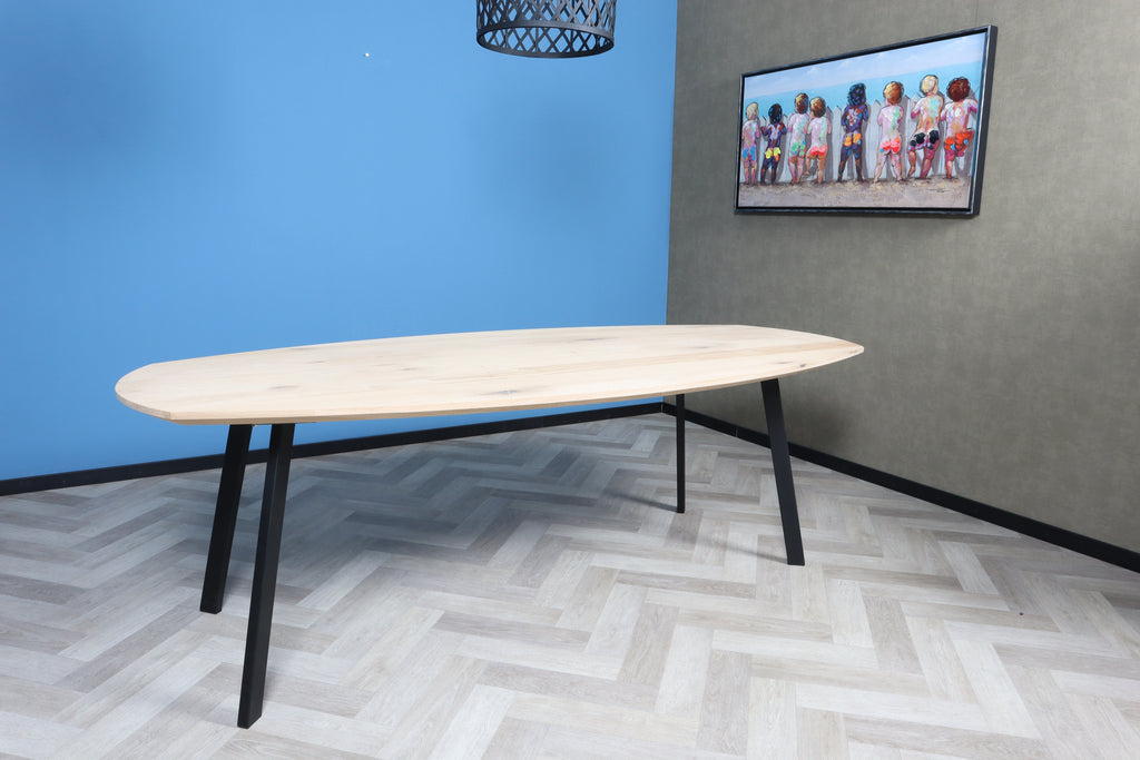Zweeds ovale eiken eettafel Aaricia