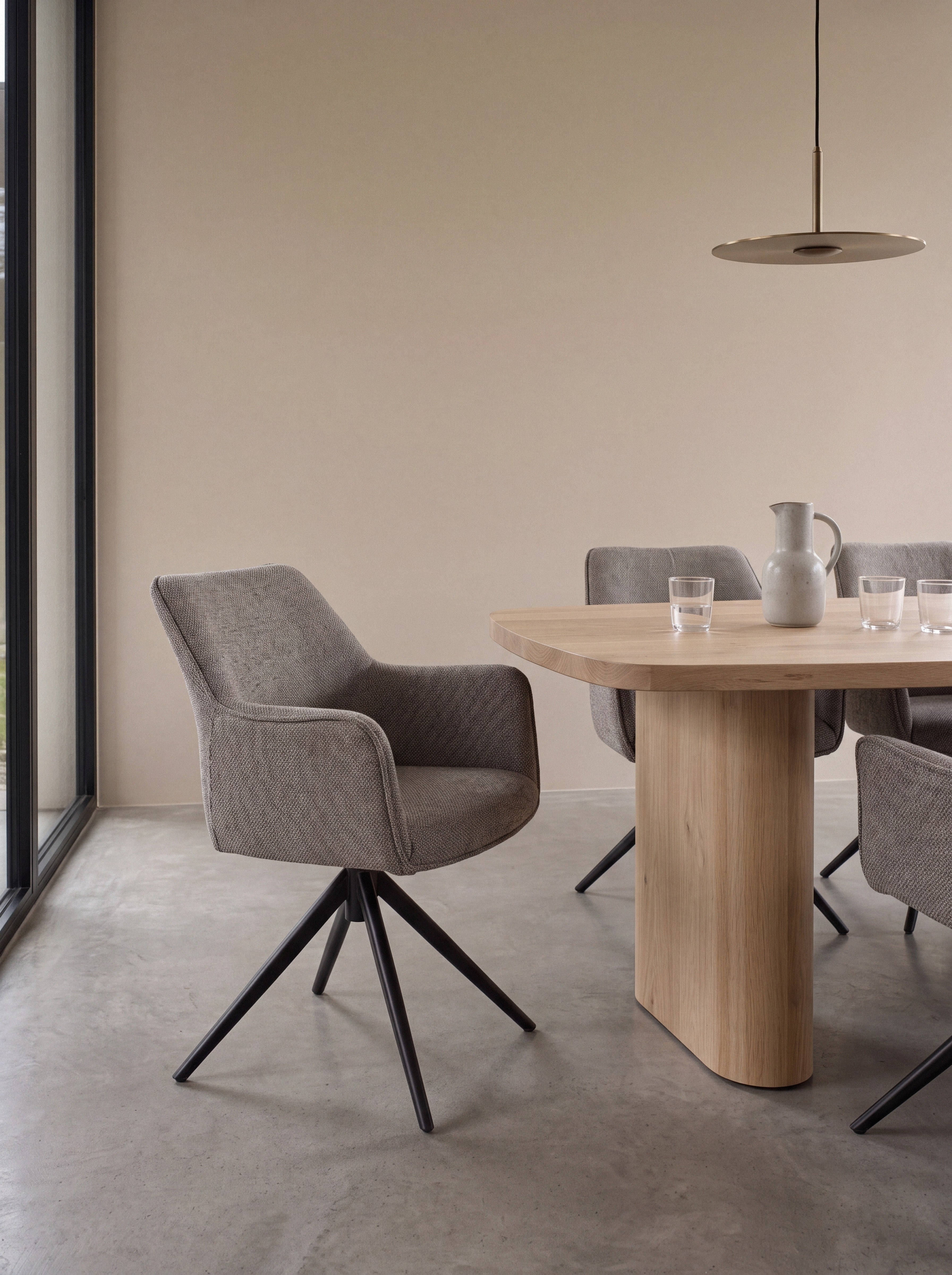 Deens ovale eiken eettafel Nea