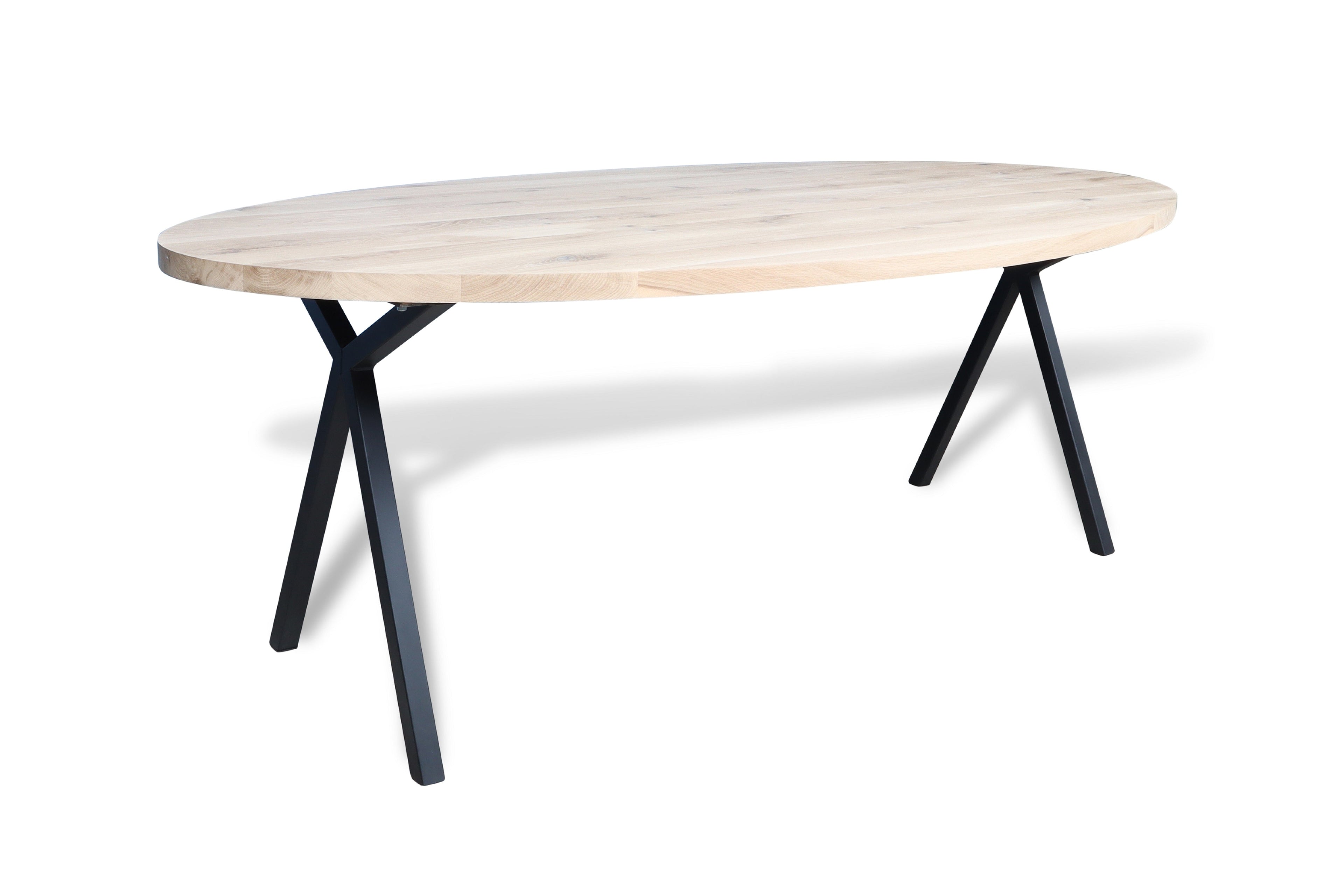 Ovale eiken eettafel Roar rechte rand