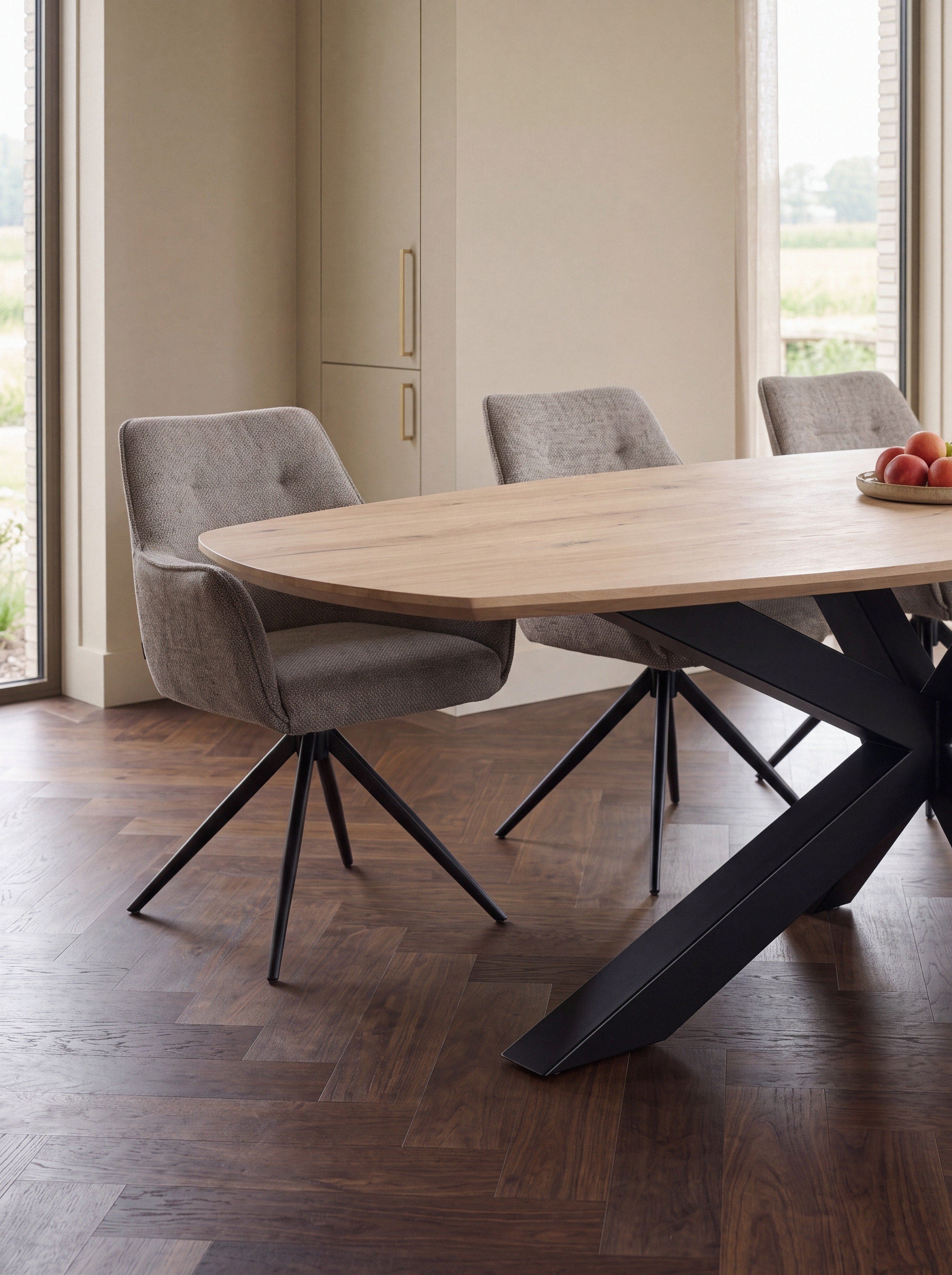 Zweeds ovale eiken eettafel Charlotta