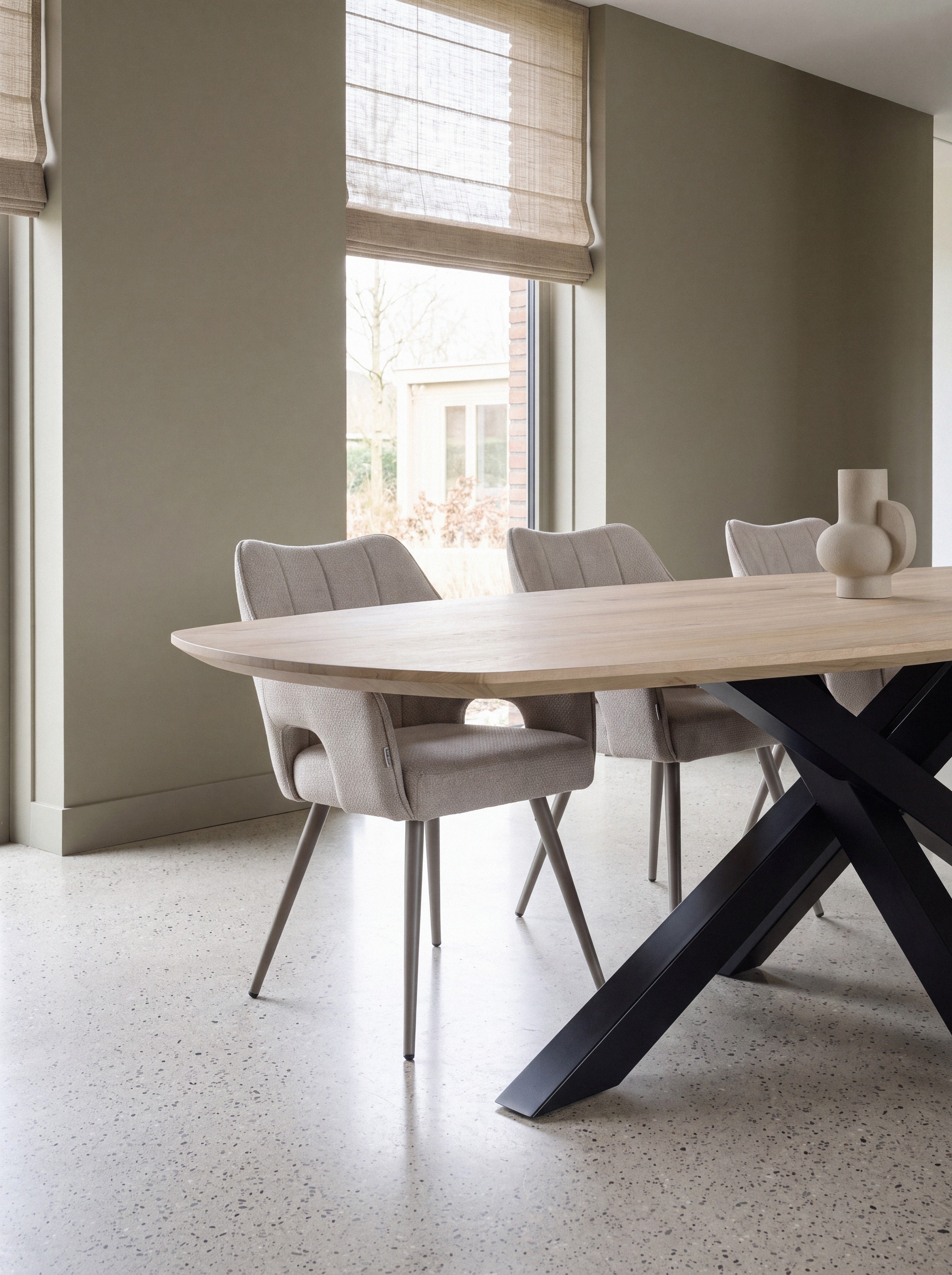 Zweeds ovale eiken eettafel Esben
