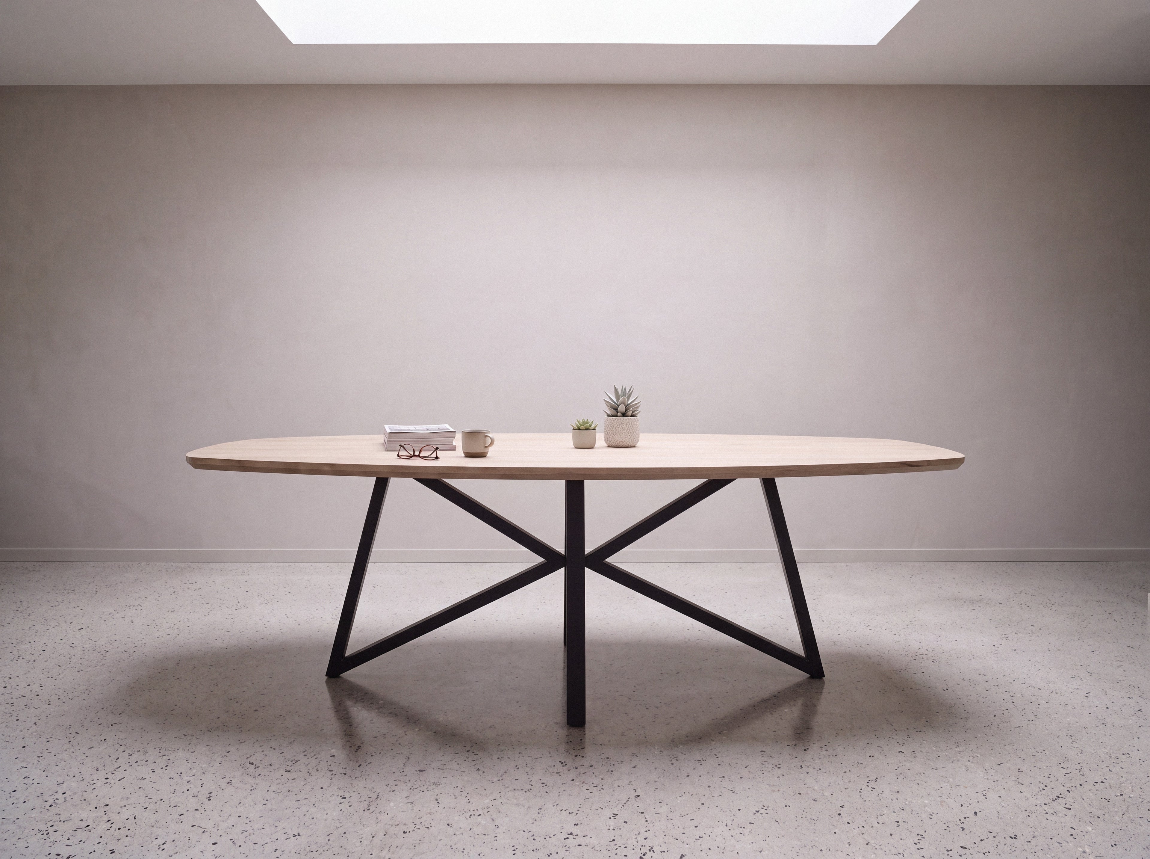Zweeds ovale eiken eettafel Arnora