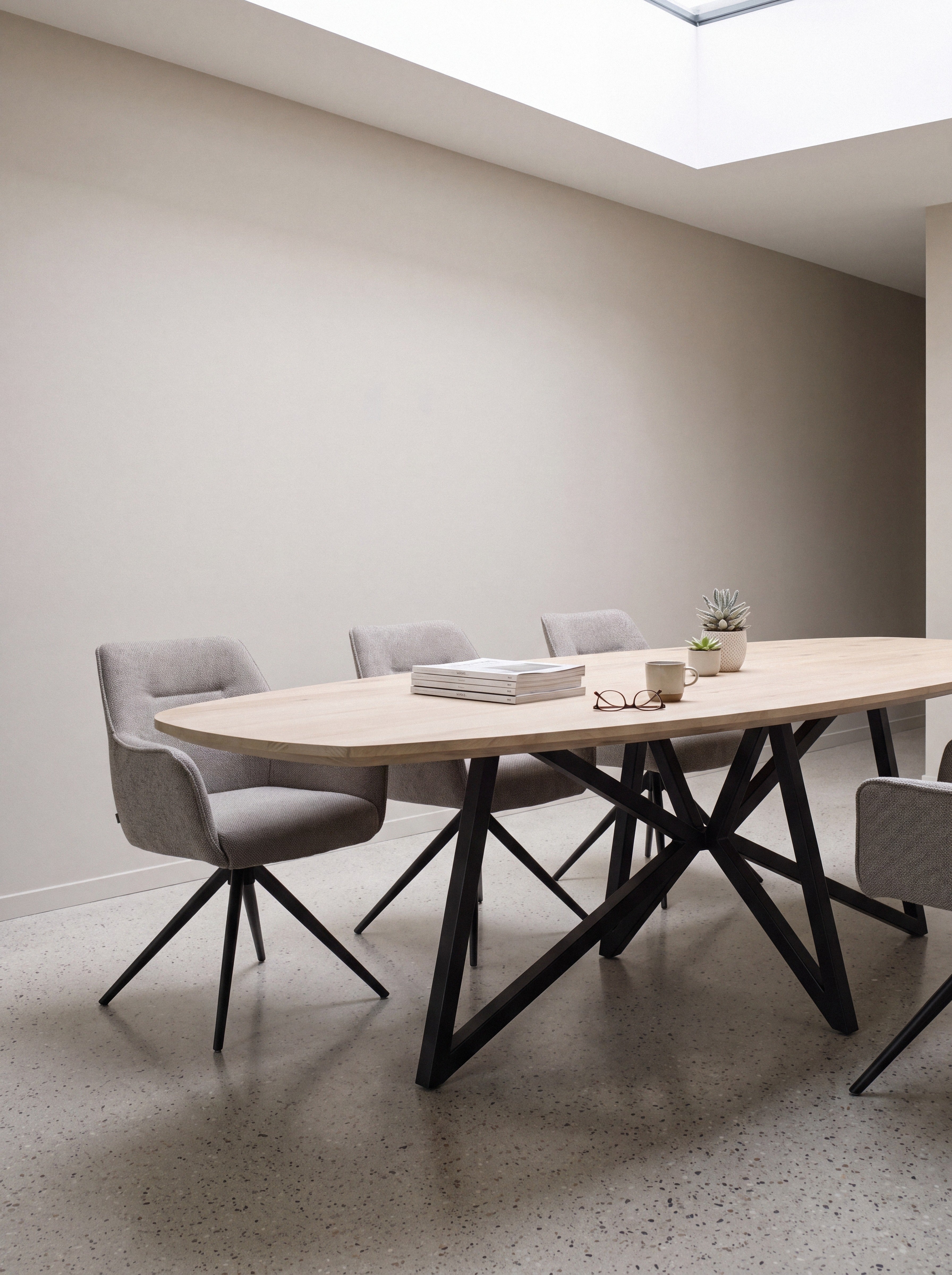 Zweeds ovale eiken eettafel Arnora