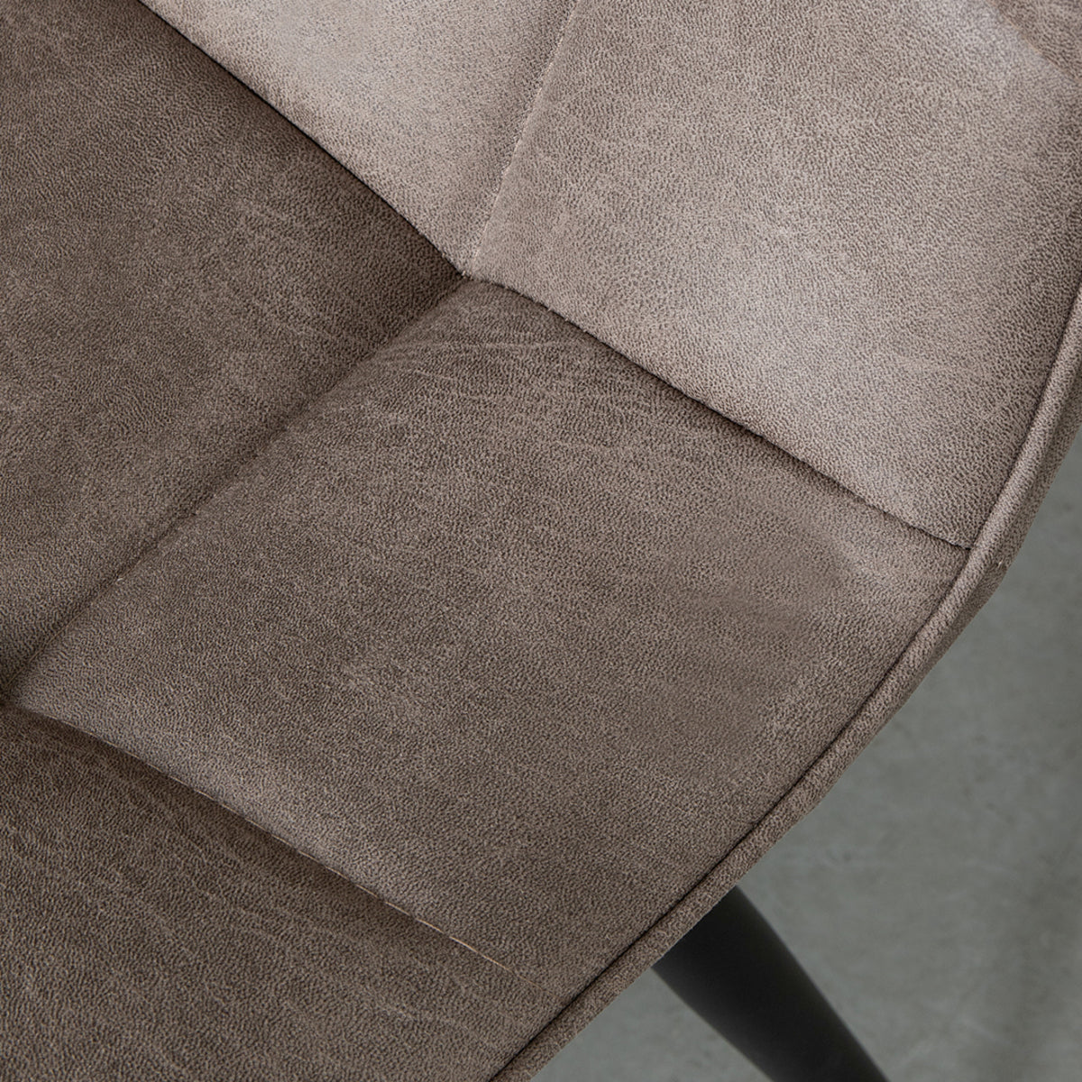 Eetkamerstoel Bistro - Taupe - Micro Suede - Zwart Metalen Frame