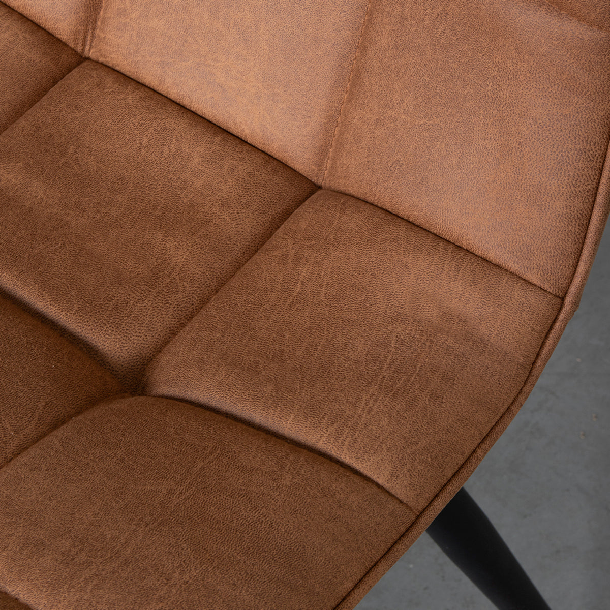 Eetkamerstoel Bistro - Cognac - Micro Suede - Zwart Metalen Frame