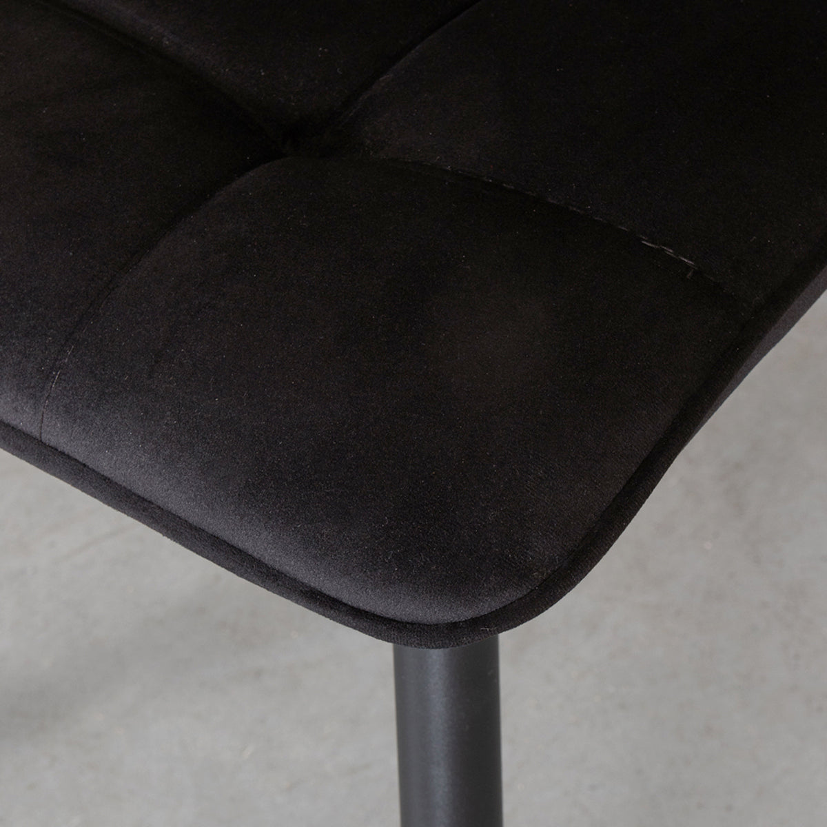 Eetkamerstoel Bistro - Zwart - Fluweel - Zwart Metalen Frame